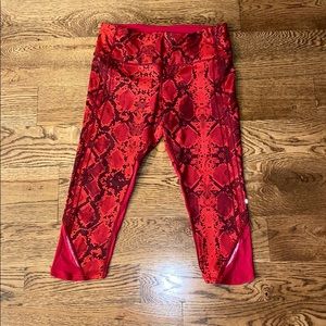 Women’s lulu lemon capris size 4